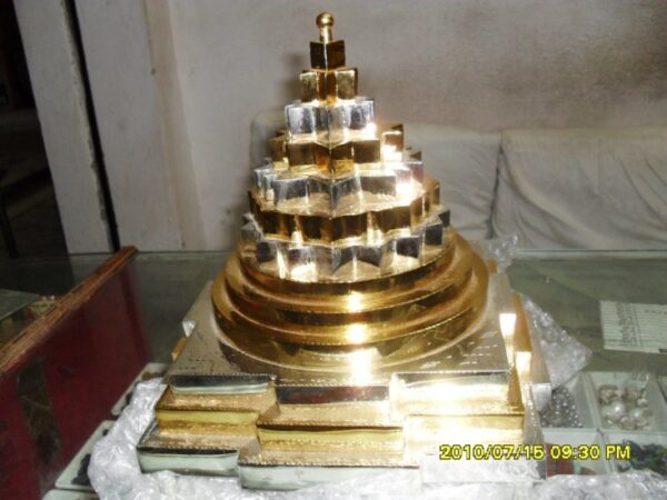 1365503775-sumeru-sri-yantra-very-special